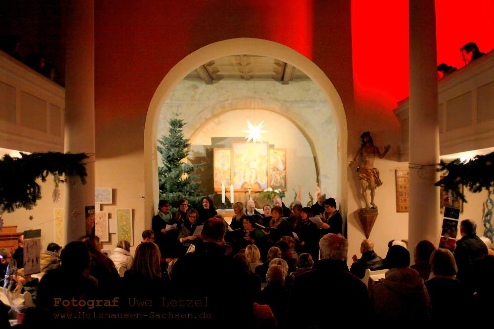 Weihnachstmusik mit Gospelchor in der Kirche Zuckelhausen