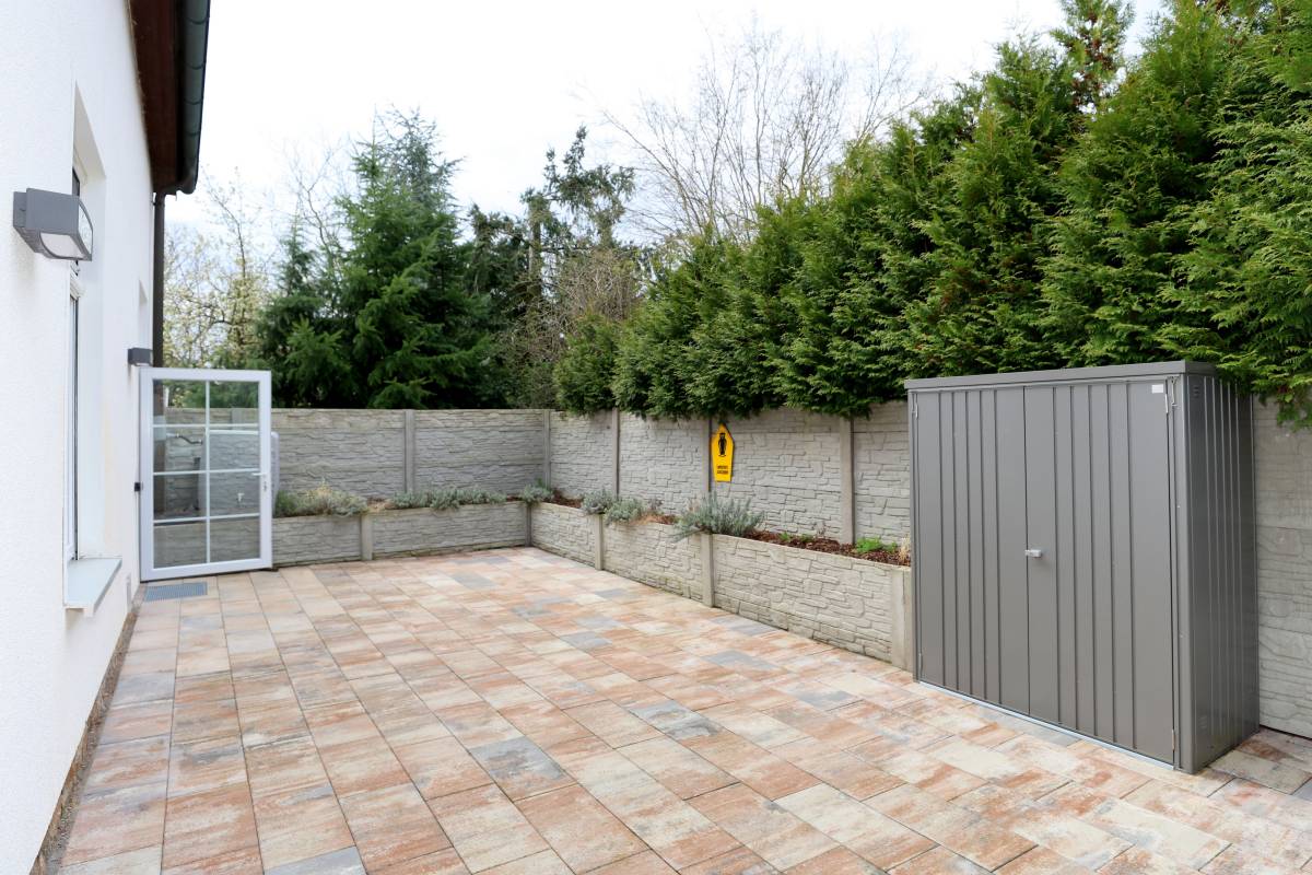 Exklusive Mietwohnung Leipzig Holzhausen - Outdoorschrank fr Grill und Gartenmbel