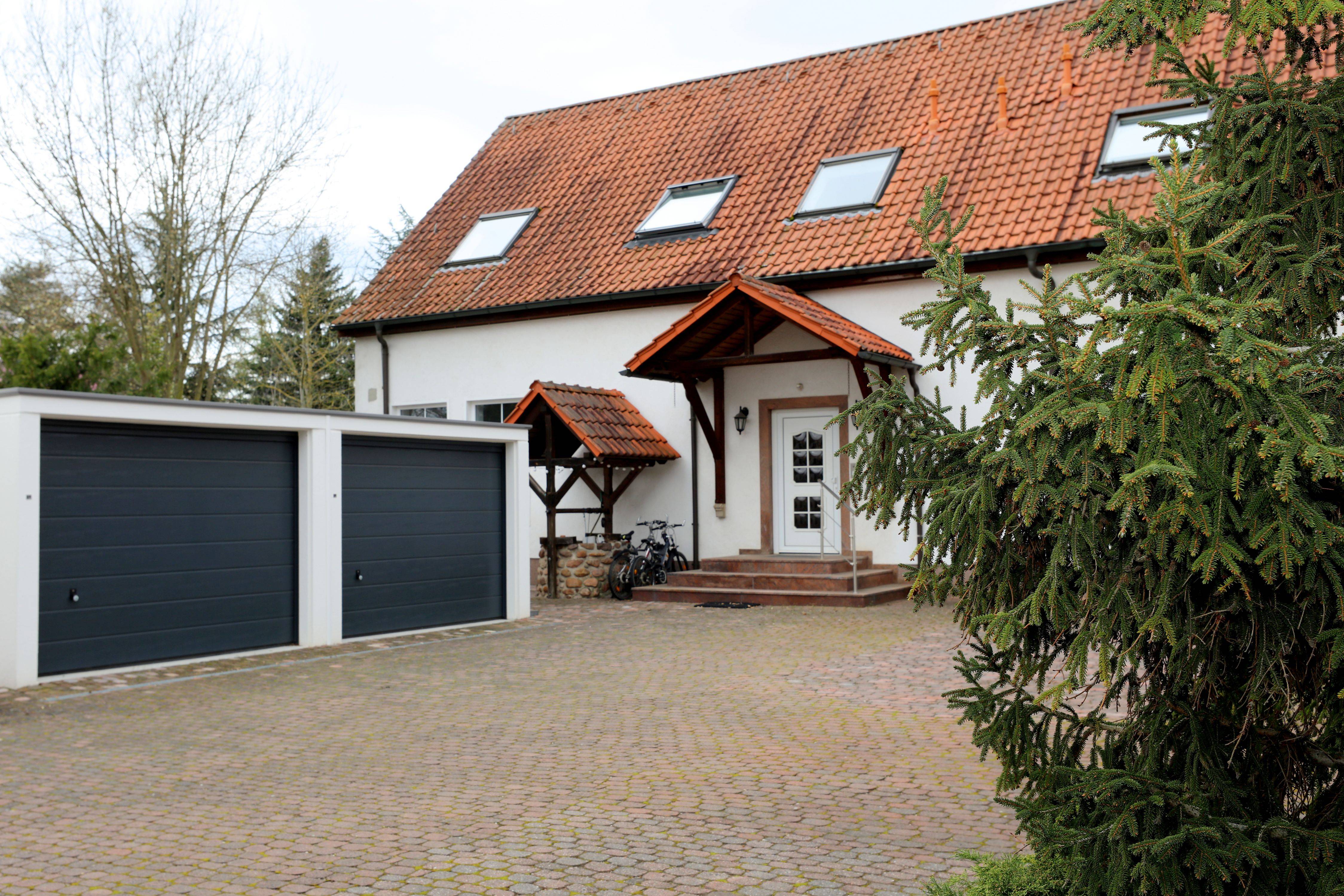 Exklusive Mietwohnung Leipzig Holzhausen - Ruhiger abgeschlossener Innenhof mit Parkmglichkeiten fr Gste