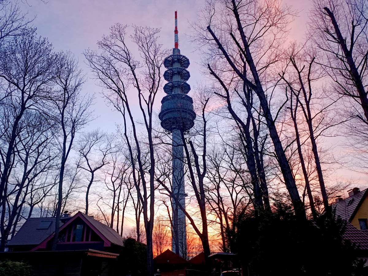 Nachhaltiges Holzhaus am Fernmeldeturm in Holzhausen