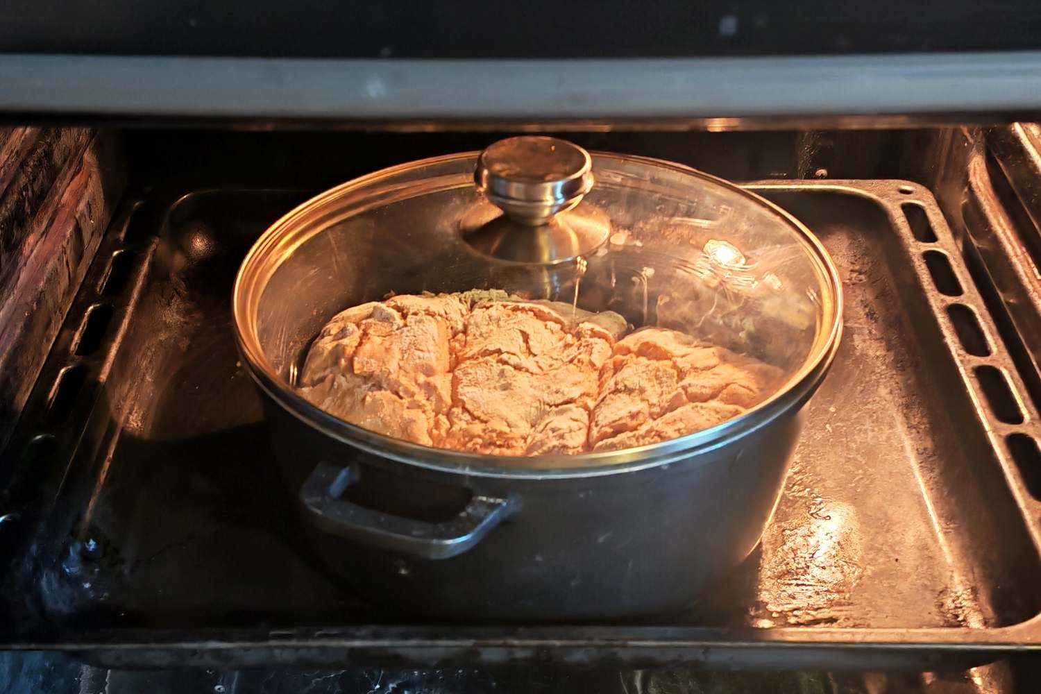 Brot im Gusseisentopf backen
