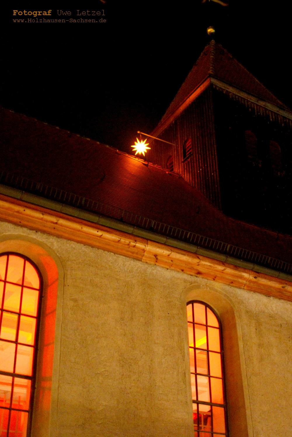 Weihnachstern auf der Kirche Zuckelhausen