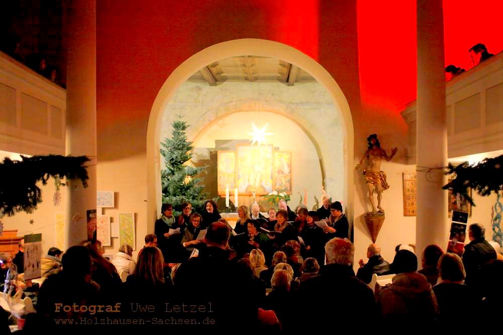 Weihnachstmusik mit Gospelchor in der Kirche Zuckelhausen